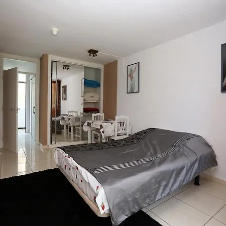 Olympia Apartment *
